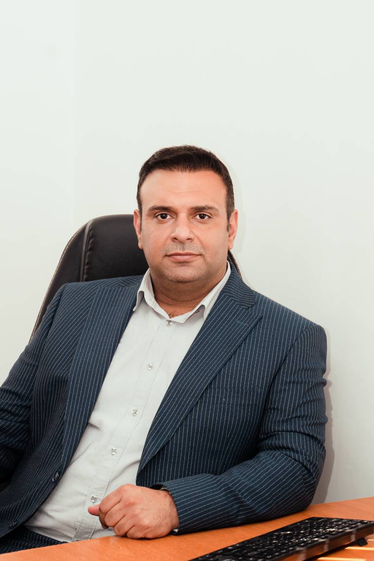 آقای دکتر شاهدی